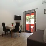 Oriana 898 Апартаменты Пула