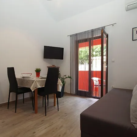 Oriana 898 Apartment Pula