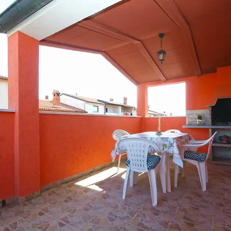 Oriana 898 Apartment Pula