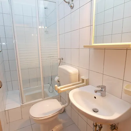 Oriana 898 *