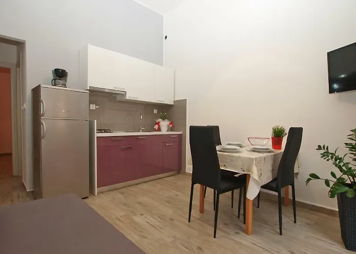 Апартаменти Oriana 898 *