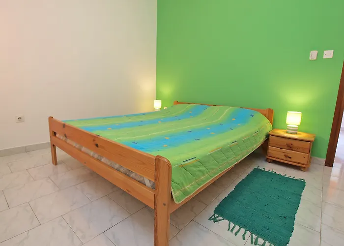 Oriana 898