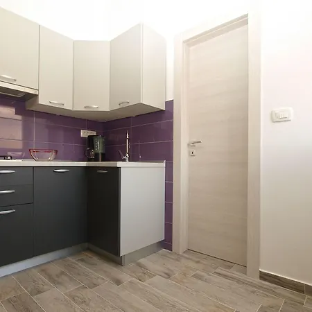 Oriana 898 Apartman Póla