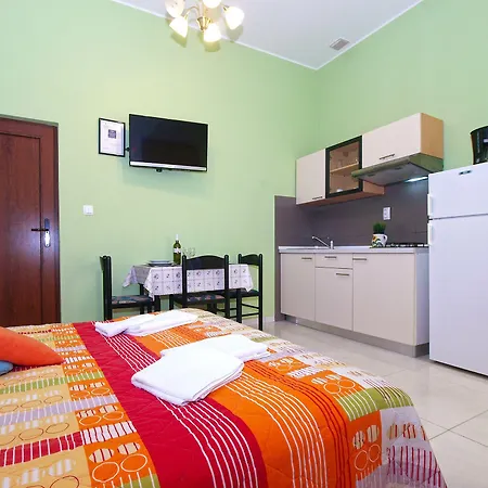 Oriana 898 * Пула