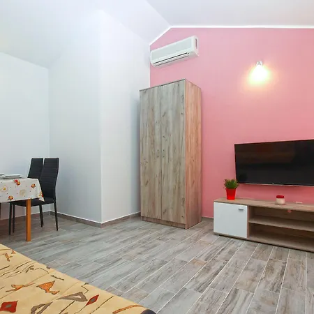 Oriana 898 Apartman *