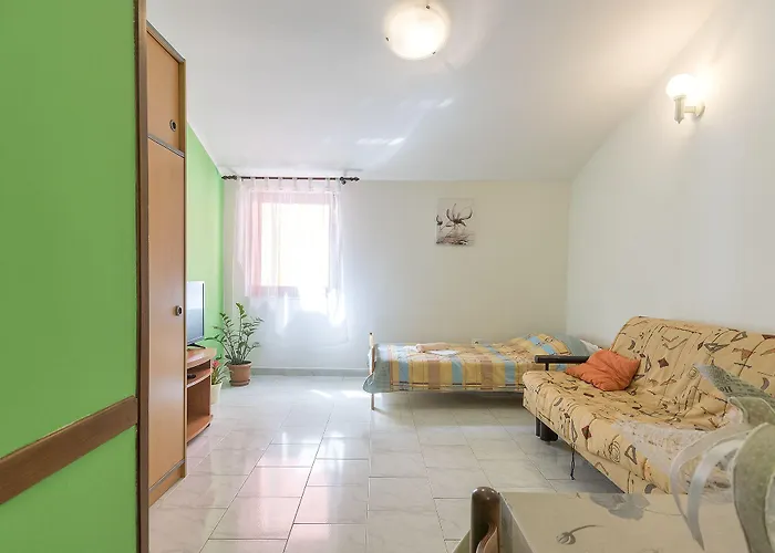 Oriana 898